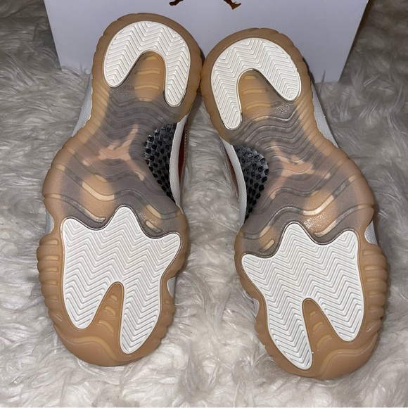 💖 8 Women’s Jordan Retro 11 Low Sail/Metallic Bronze “Rose Gold” - Picture 4 of 8